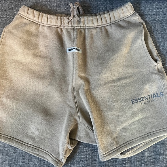 FOG - FEAR OF GOD Essentials Sweat Shorts - Small - Picture 1 of 6